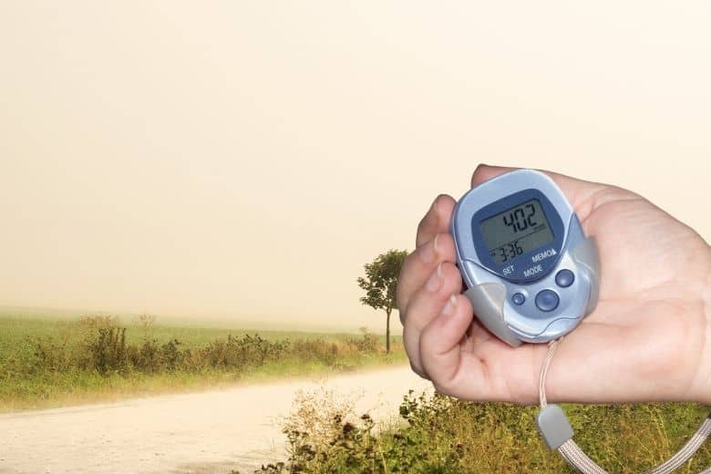 Best Pedometers for Older Adults – Simple Step Counters for Walking or Running