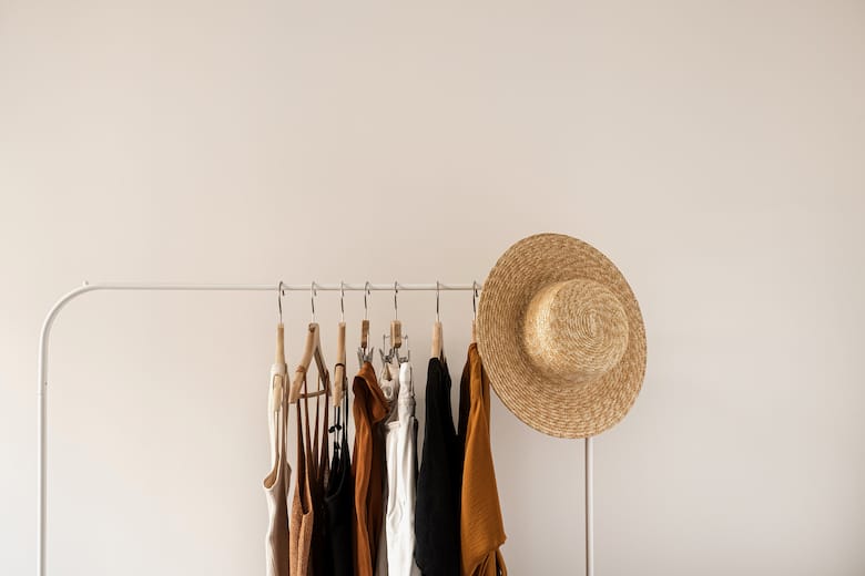 10 Attractive Styles of Women’s Shirts To Hide Belly Fat
