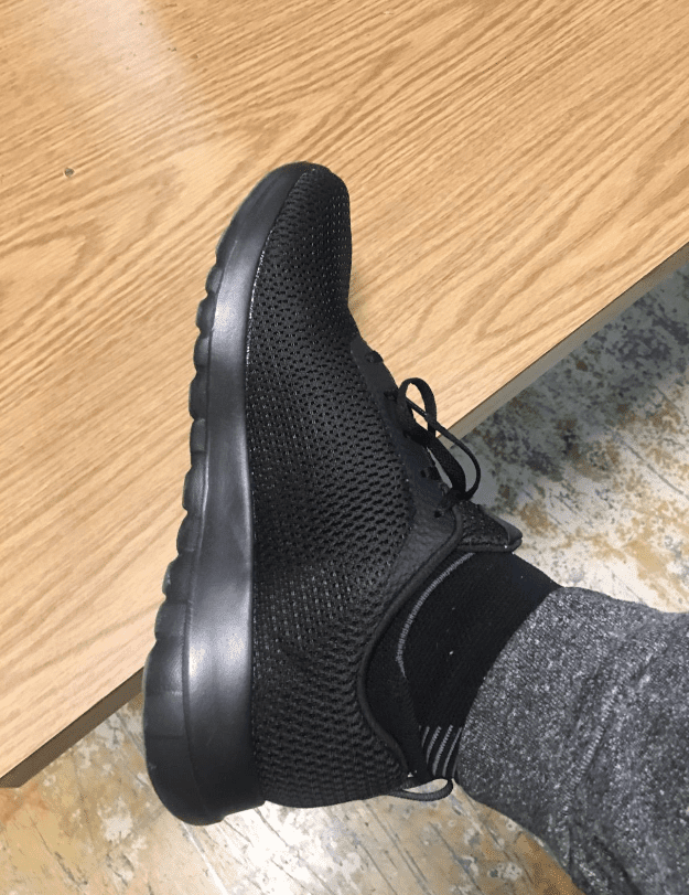 Best Walking Shoes for Seniors with Balance Problems: Top Choices for Stability and Comfort